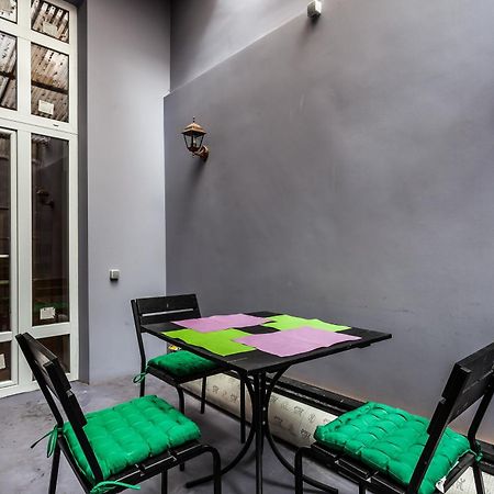 Leosphere Hostel Lviv Extérieur photo