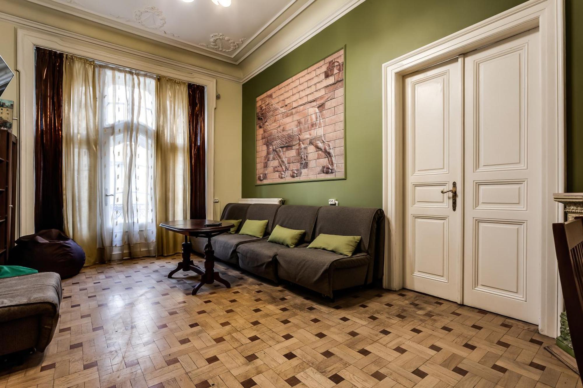 Leosphere Hostel Lviv Extérieur photo