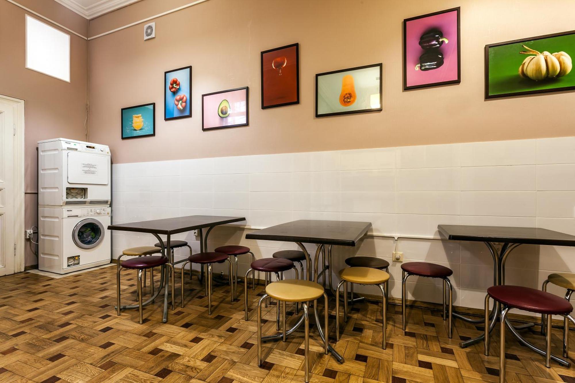 Leosphere Hostel Lviv Extérieur photo