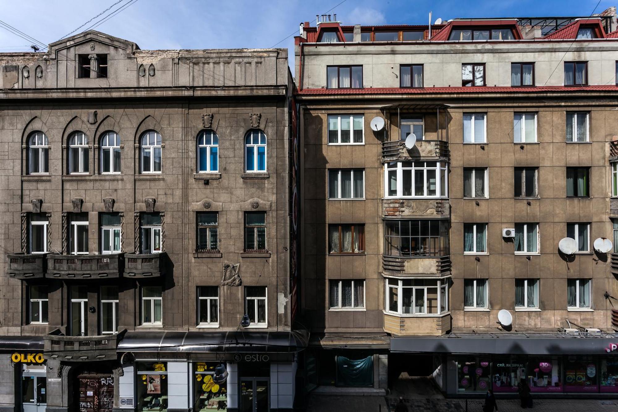 Leosphere Hostel Lviv Extérieur photo