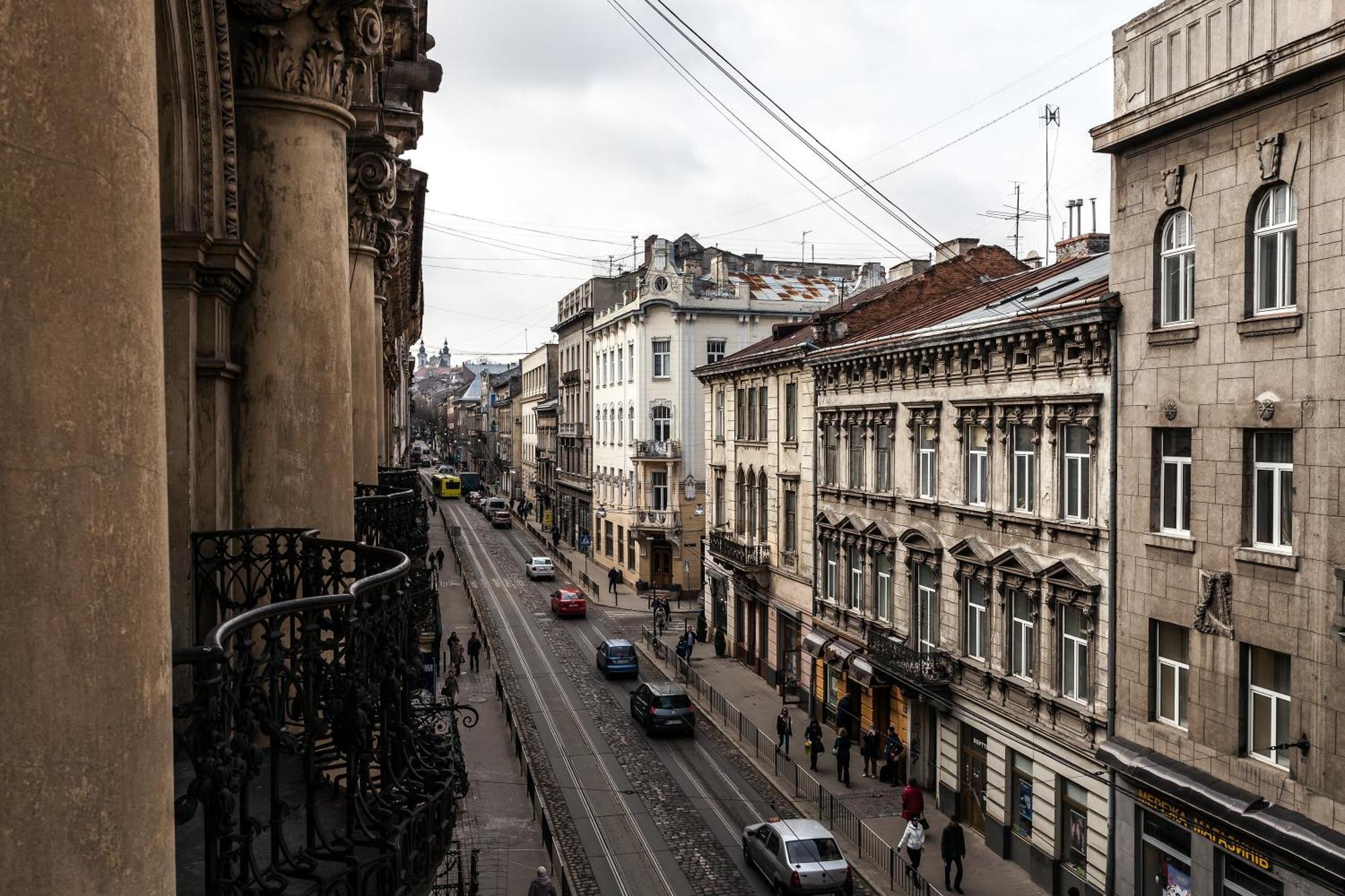 Leosphere Hostel Lviv Extérieur photo