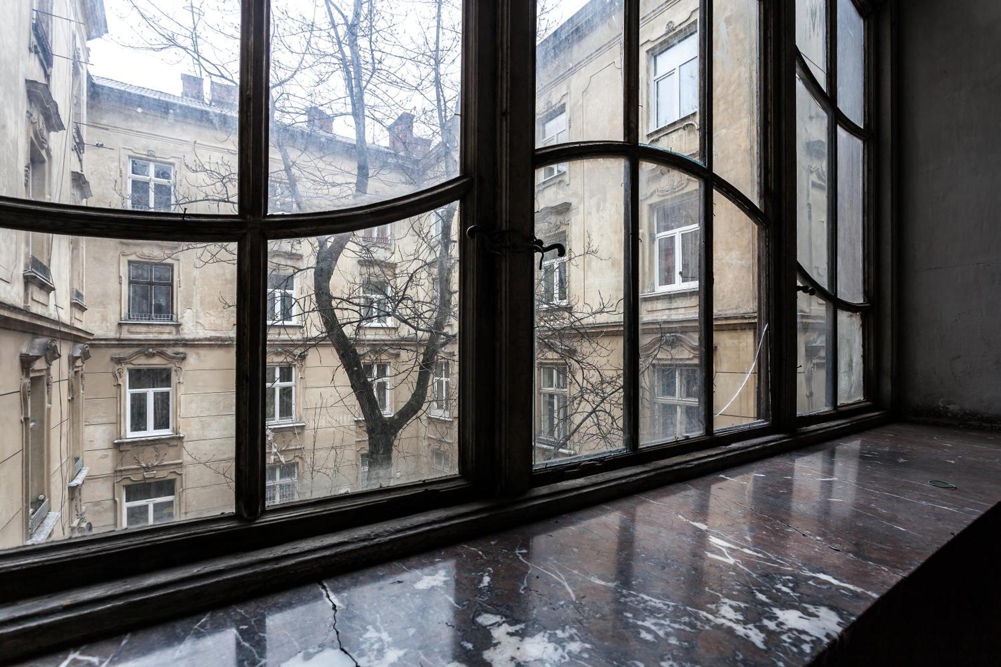 Leosphere Hostel Lviv Extérieur photo