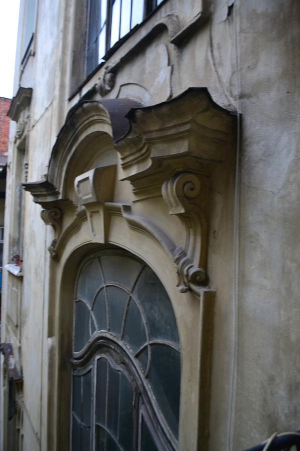 Leosphere Hostel Lviv Extérieur photo