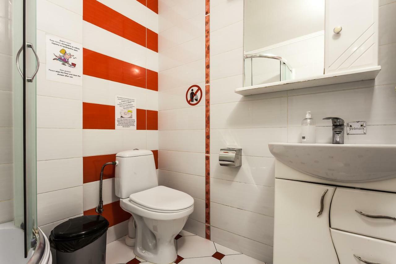 Leosphere Hostel Lviv Extérieur photo