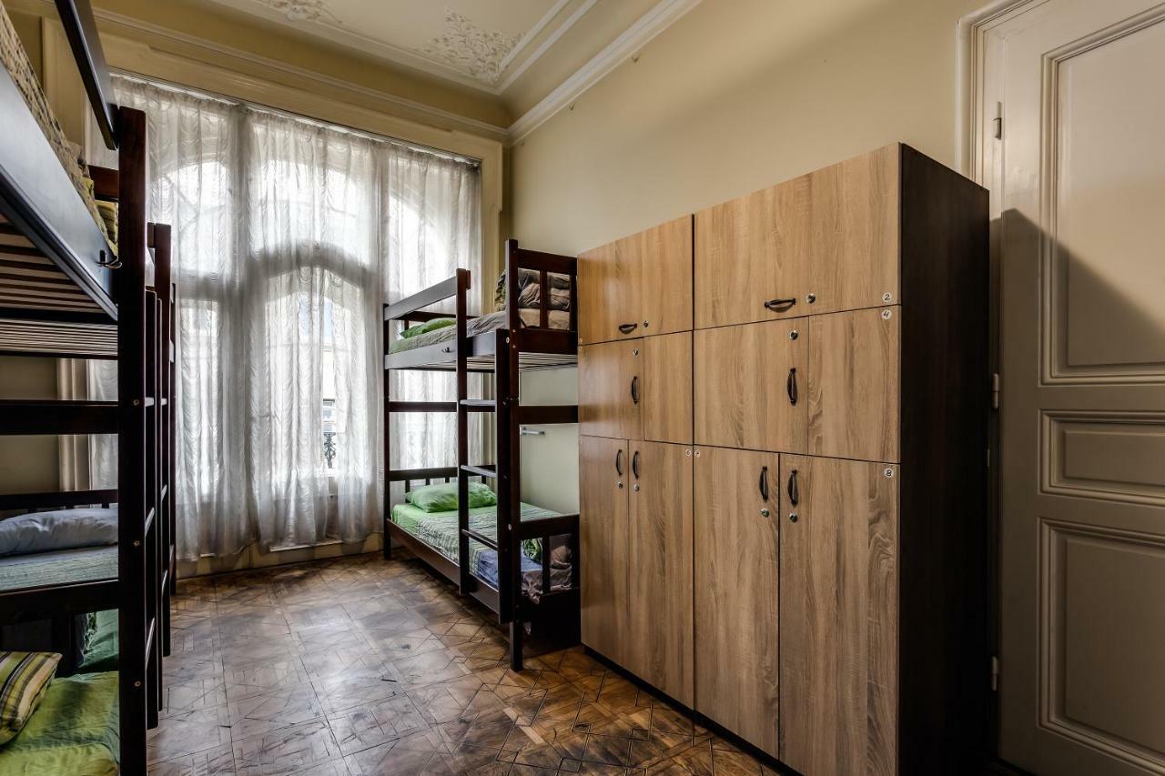 Leosphere Hostel Lviv Extérieur photo