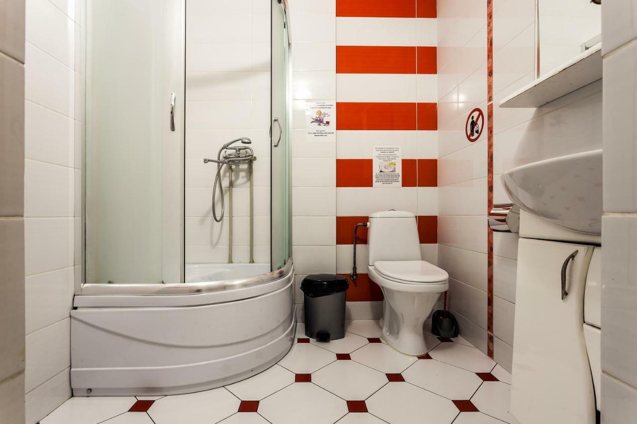 Leosphere Hostel Lviv Extérieur photo