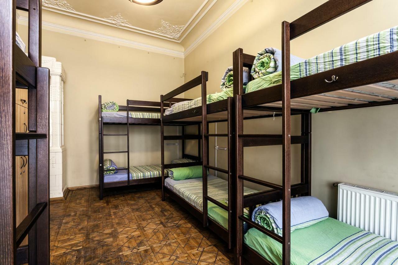 Leosphere Hostel Lviv Extérieur photo