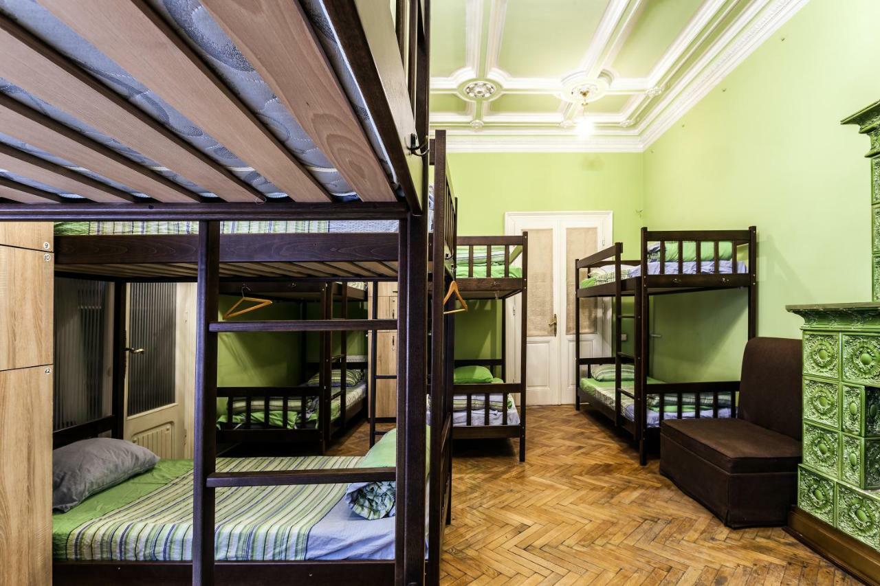 Leosphere Hostel Lviv Extérieur photo