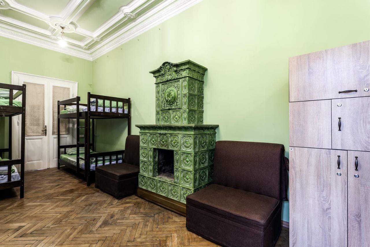 Leosphere Hostel Lviv Extérieur photo
